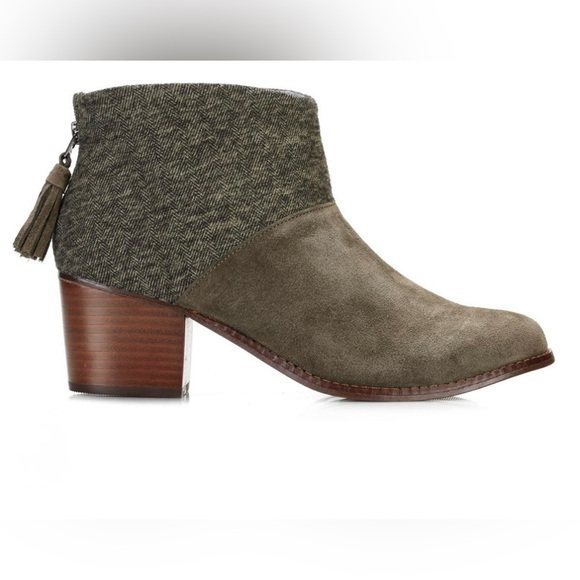 Toms Shoes - Toms Leila Olive‎ Green Ankle Booties Size 8
